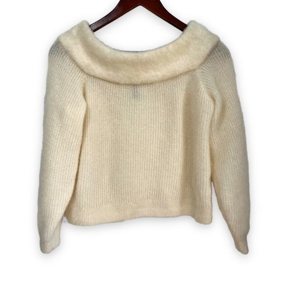Divided cream color boat neck long sleeve crop sweater size medium - Picture 1 of 9